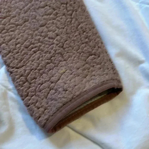 Abercrombie & Fitch Sherpa Half-Zip Satin Trim Sweatshirt in Mauve size small - Picture 6 of 8